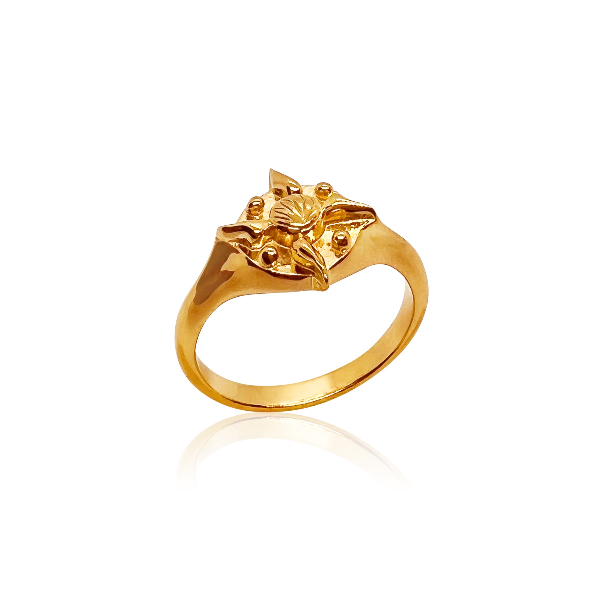 Petrvs Wolf Signet Ring in 18K Yellow Gold, 21.5mm | David Yurman